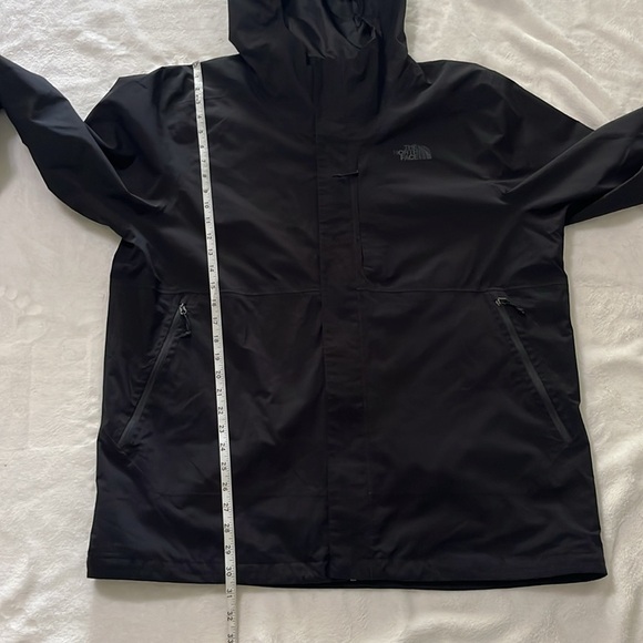 The North Face Black men’s Outdoor Jacket - Picture 6 of 11